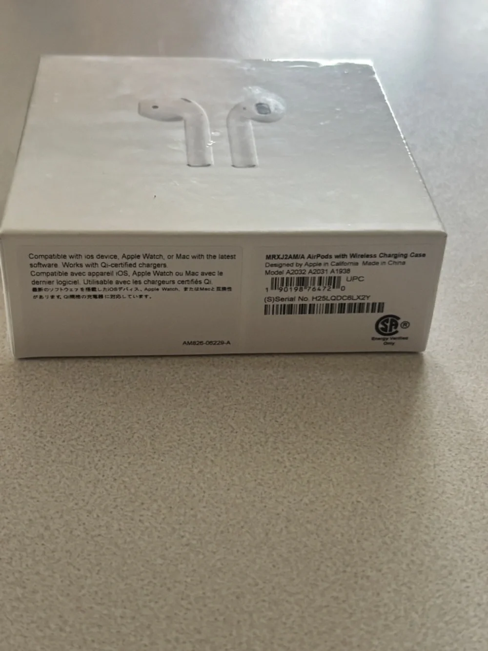 AirPods with Wireless Charging Case